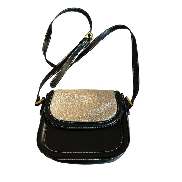 Antik Kraft Handbags - Antik Kraft Black and Gold Crossbody Bag